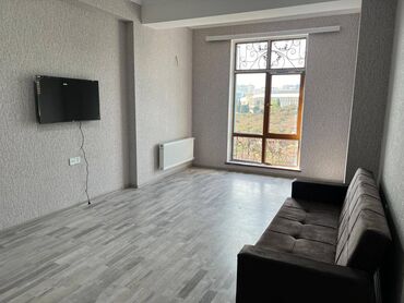 nerimanovda 3 otaqli kiraye evler: Gənclik metrosu yaxınlığında möhtəşəm yerdə geniş 2 otaqlı mənzil