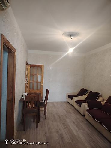 terea satisi: Bakı, 4-cü mikrorayon, 2 otaqlı, Köhnə tikili, m. Memar Əcəmi, 40 kv. m — 1