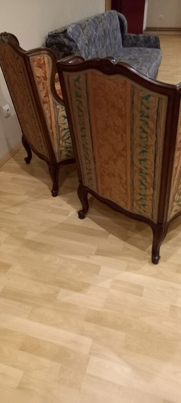 Stilske fotelje: Francuska fotelja u stilu Luja XV dve fotelje - Konstrukcija od punog — 5