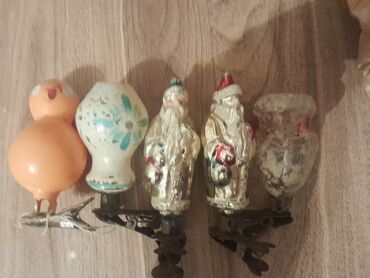 Yeni il oyuncaqları və bəzəkləri: Məhsul: Köhnə yolka bəzəkləri – 5 ədəd klipsli oyuncaqlar Təsvir: - — 1