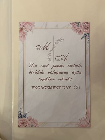 Konfet qabları: Nişan üçün paylama konfet kağızı
M A hərfi (nişan üçün)
45 ədəddir