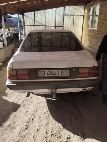 авто афтамат: Audi 100: 1989 г., 2 л, Механика, Бензин, Седан