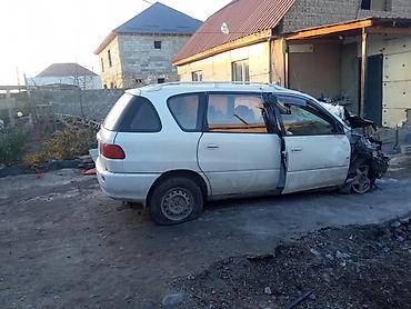 e34 4 4: Toyota, 2001 г., Б/у, Оригинал — 6