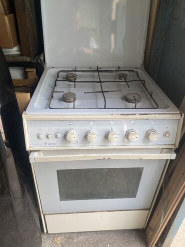 Brest qaz peçi tam işlek veziyyetinde. Ünvan: Bakı ş. Cefer Xendan 18