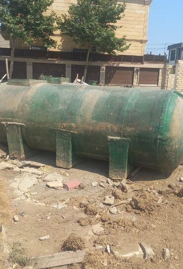 Baklar və çənlər: Bak, Plastik, 5000 l l, İşlənmiş, Ünvandan götürmə