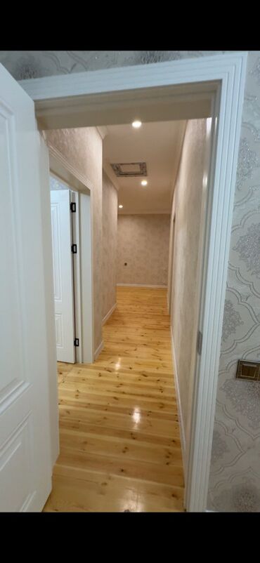 Yeni tikili: Satılır: geniş daxili planlı, işıqlı mənzil/ev Xüsusiyyətlər: - Geniş — 8