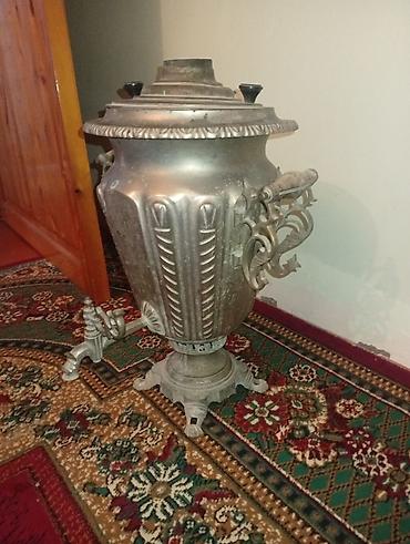 samovar tula: Antik kömür/sobaya əsaslanan samovar - Kütləvi metal gövdə, relyef — 2