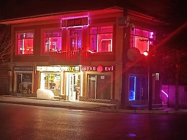 restoran hostes vakansiya: Xaçmaz şəhərində PUBA Ofisant Xanım işçi tələb olunur — 3