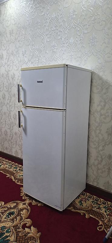 2 t: Холодильник Avangard, классический двухкамерный, верхняя морозильная — 3