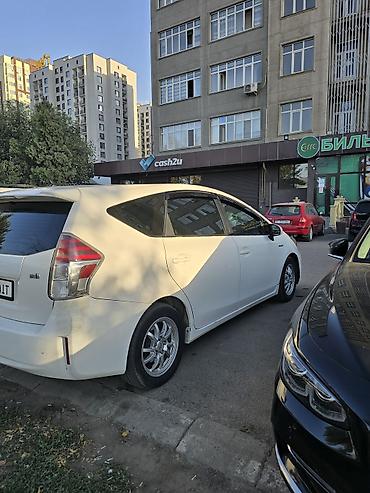 газ болон для авто: Toyota Prius V: 2016 г., Автомат, Гибрид, Универсал — 4