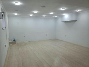 помещен: Сдаю The entire office: 40 м², В административном здании, С ремонтом, С отдельным входом — 2