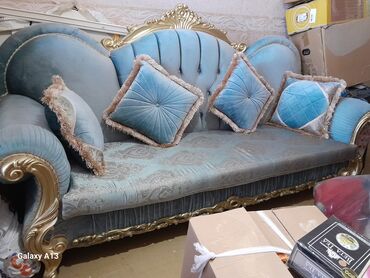 Otaq qapıları: Divan