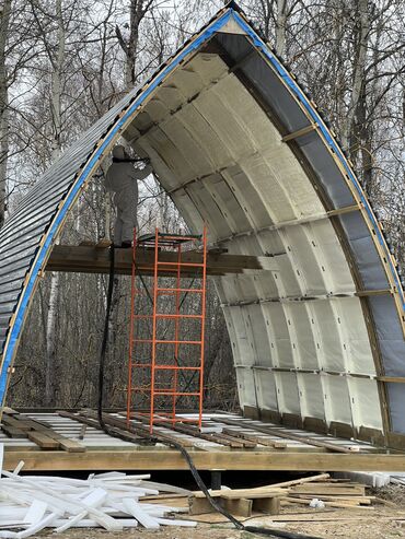 Другие изоляционные материалы: Утепление пенополиуретаном для кровли. Этот материал образует плотный — 5