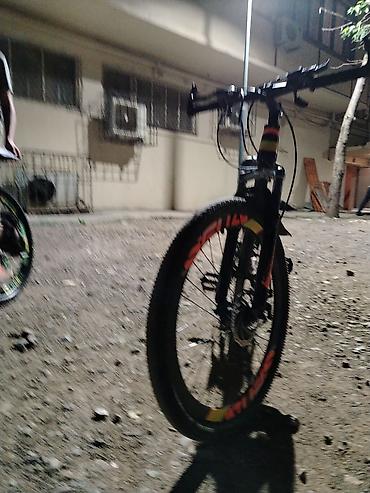 iwlenmiw velosiped: Yüngül pasları var və narıncı rəngi biraz solub şəkildə görünmür — 3