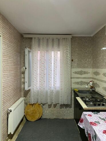 аренда квартир в баку без посредников: Mənzil Metro Qara Qarayevdə 2 Otaqlı Həyət evi 2 kirayə verilir.Ev
