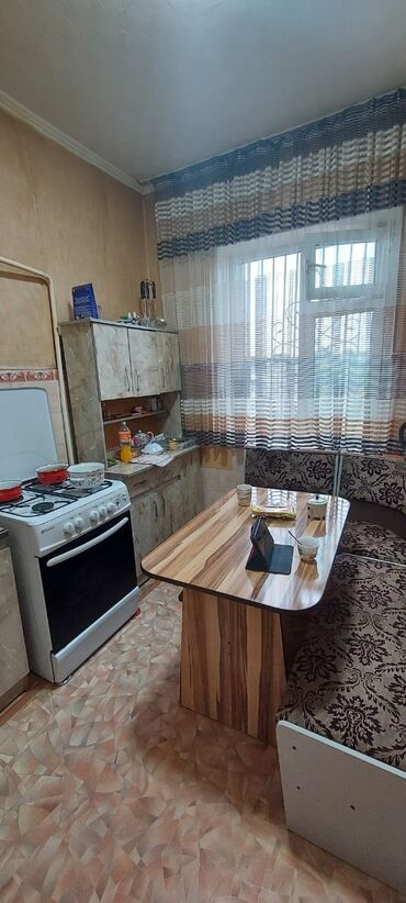 дом этажный: 3 комнаты, 74 м², 105 серия, 5 этаж, Косметический ремонт