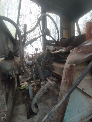 Traktorlar: Kənd təsərrüfatı üçün ikioxlu traktor qoşqusu - Konstruksiya: metal — 10