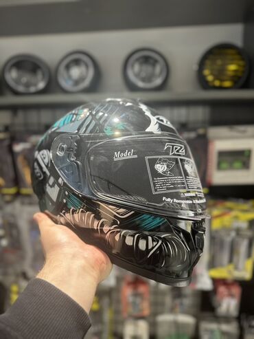 Moto dəbilqələr: Motorsiklet üçün tam üzlü qrafik dəbilqələr - Növ: Integral (tam — 4