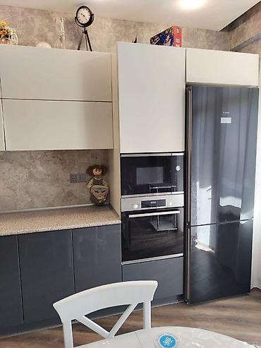 Köhnə tikili: İcarəyə verilir 3 otaqlı yeni tikili 115 m², Gənclik m. Kateqoriya — 5