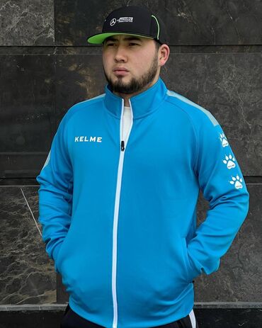 платья на осень: Продается спортивка kelme
Размер:3XL