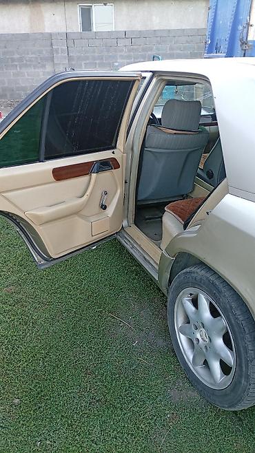 jak авто: Mercedes-Benz W124: 1986 г., Седан — 7