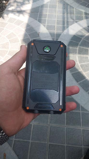 gunəş projektoru: Günəş enerjili powerbank – açıq hava və səyahət üçün Xüsusiyyətlər: - — 1