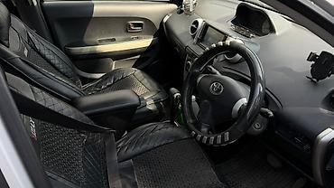 ковролин тойота ист: Toyota Ist: 2003 г., 1.5 л, Автомат, Газ, Хэтчбэк — 7
