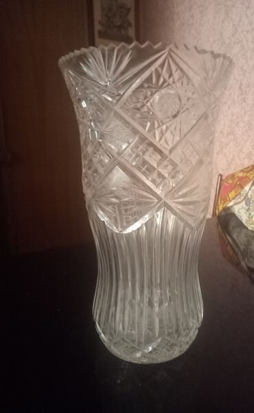 ваза напольная стеклянная высокая без узора: Ваза хрустальная, производство Чехиявысота 34 см