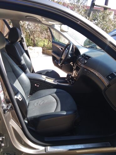 Mercedes-Benz: Mercedes-Benz E 220: 2.2 l | 2008 il Sedan — 15