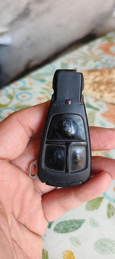 Ehtiyat hissələri: Avtomobil üçün uzaqdan idarəetmə pulti - 3 düyməli dizayn: qapıların — 1