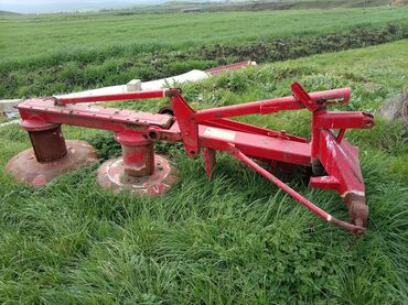 Traktorlar: Məhsul: Kənd təsərrüfatı texnikası paketi Tərkib: - Traktor Belarus — 6