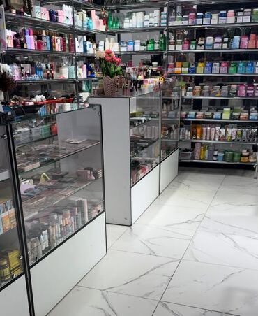 продаётся дом в канте: Сдаю Магазин, В торговом центре, 42 м² Действующий, С оборудованием, С ремонтом, Кондиционер, Видеонаблюдение и сигнализация