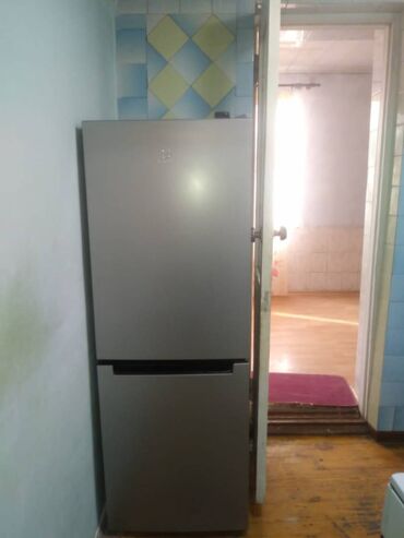 Uzunmüddətli kirayə mənzillər: Gənclik metrosunun yaxınlığında (Qızılğül restoranın yanı) 5 mertebəli — 10