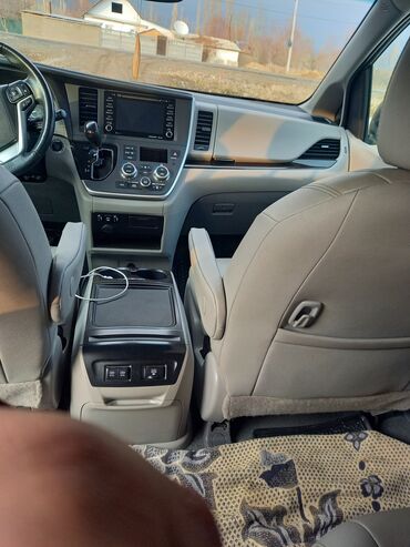 Toyota: Toyota Sienna: 2019 г., 3.5 л, Автомат, Бензин, Минивэн — 5