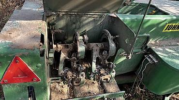 бороны мала: Пресс-подборщик тюковый (похоже на John Deere, малогабаритный тюковый — 3