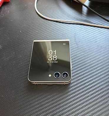 чехол poco x3 gt: Samsung Z Flip, Б/у, 512 ГБ, цвет - Белый — 1