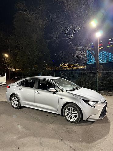 corola: Toyota Corolla: 2020 г., 1.8 л, Вариатор, Гибрид, Седан — 4