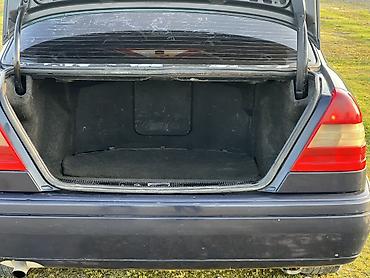 Mercedes-Benz: Mercedes-Benz C-Class: 1.8 l | 1983 il Sedan — 7