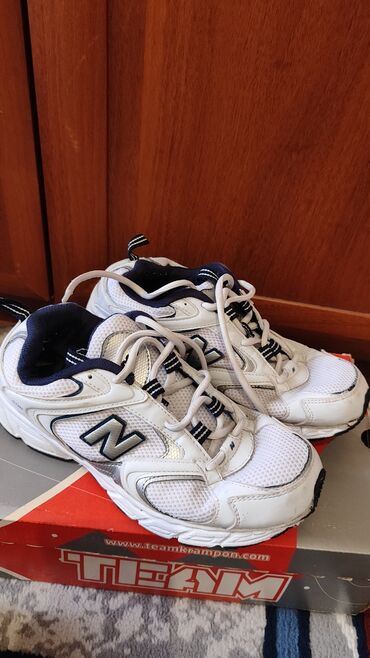 спортивные костюмы для женщин: Мужские кроссовки, 38, New Balance, Б/у, цвет - Белый, Самовывоз