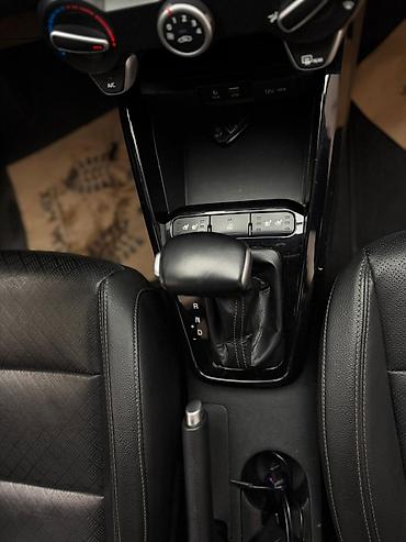 Kia: Kia Stonic: 2019 г., 1.4 л, Автомат, Бензин, Кроссовер — 12