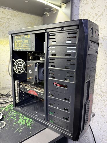 операционная система: Компьютер, ядер - 16, ОЗУ 32 ГБ, Игровой, Б/у, Intel Xeon, AMD Radeon Pro, SSD