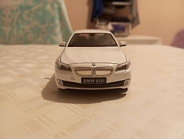 bilyard mini: BMW 535i model avtomobil – kolleksiya üçün detalı miniatura. - — 1