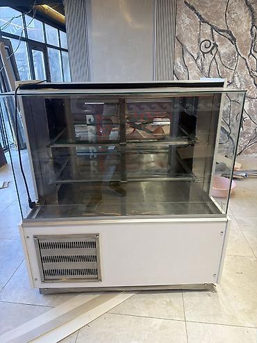 Продается Холодильная витрина для торговли и выкладки продукции