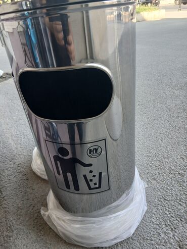 Tullantı qabları: Paslanmayan poladdan hazırlanmış bu silindrik zibil qutusu həm daxili — 5