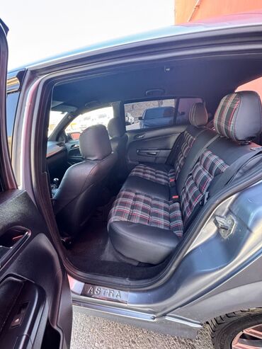 Opel: Opel Astra: 1.9 l | 2008 il 19000 km Sedan — 12