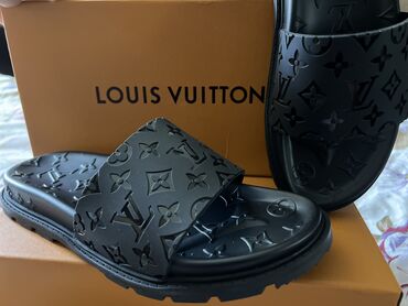 шлепки с мехом: Мужские сандалии, 40, Louis Vuitton, Новый