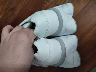 Women's Sneakers and athletic shoes: New Balance, 39, bоја - Šareno — 2