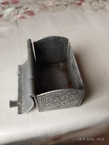 Сундуки: Metall dekorativ mini sandıq/qutu 5/6 sm ölçüdə, Sovet dövründən — 2
