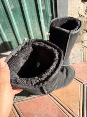 Women's Sneakers and athletic shoes: Кроссовки Prada Milano, ярко‑зеленые. Продам. Размер 37-38. Покупали в — 16