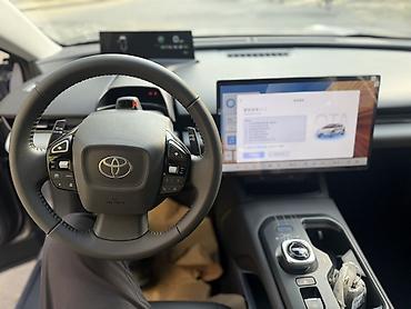 тойота электрокар: Toyota bZ5: 2026 г., Автомат, Электромобиль, Лифтбек — 8